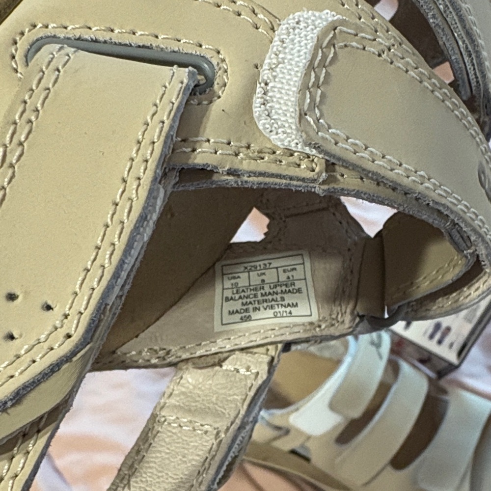 XELERO Athletic Sandals - Cream straps NWT - Picture 16 of 16